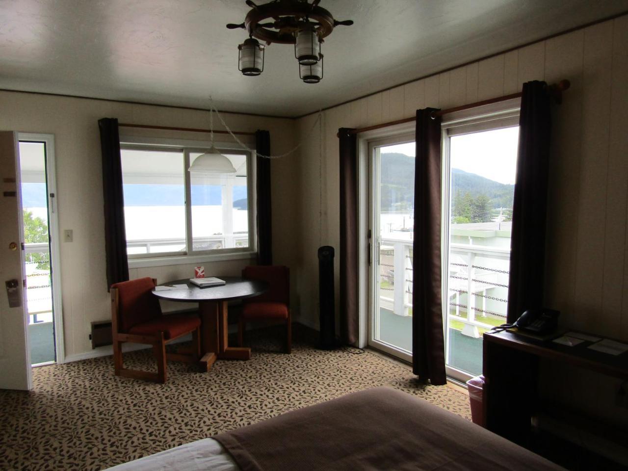 Captain'S Choice Motel ヘインズ エクステリア 写真