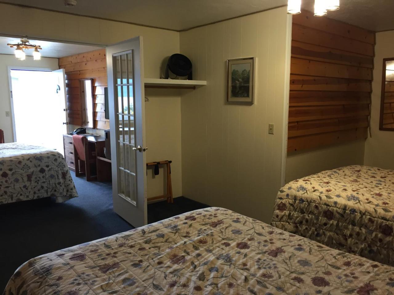 Captain'S Choice Motel ヘインズ エクステリア 写真