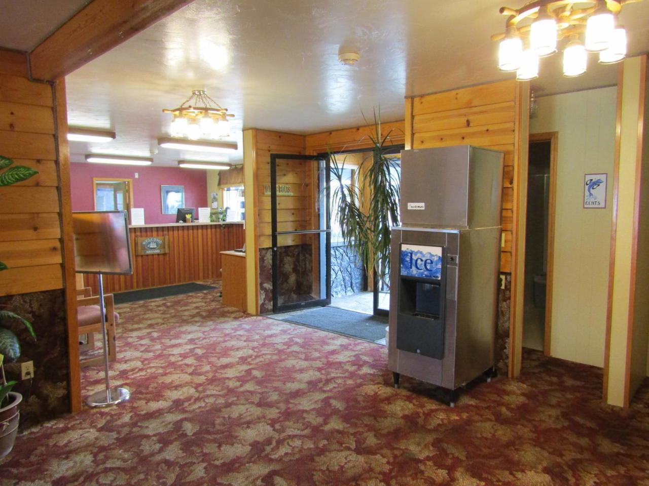 Captain'S Choice Motel ヘインズ エクステリア 写真